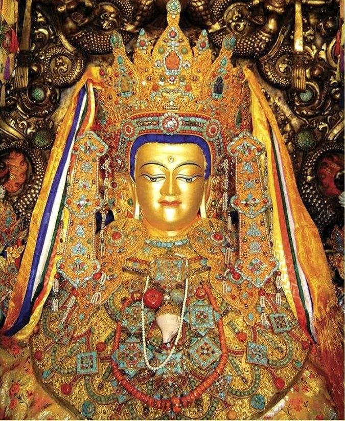 大昭寺 — 释迦牟尼佛十二岁等身像上的天珠