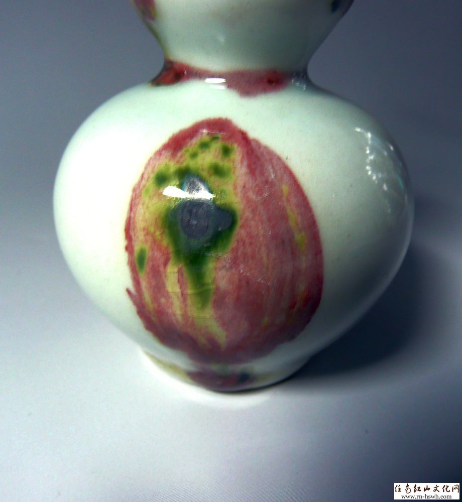 微观赏古瓷(60)--釉里红小葫芦对瓶(求鉴年代?