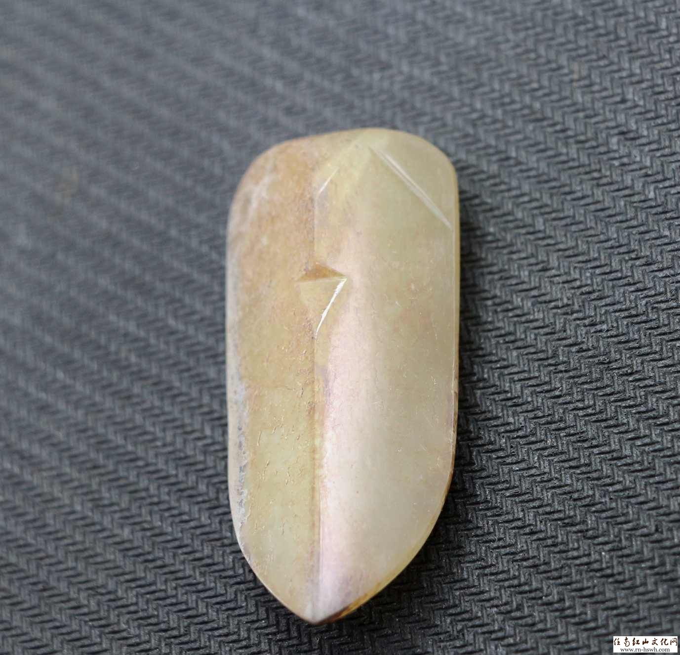过水,煮熟了的战国玉蝉.