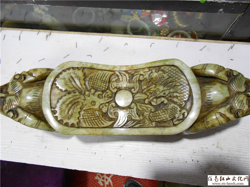 古代老岫岩玉玉枕?现代仿品?