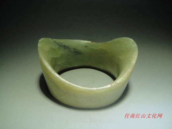 红山文化玉器         任南珍藏