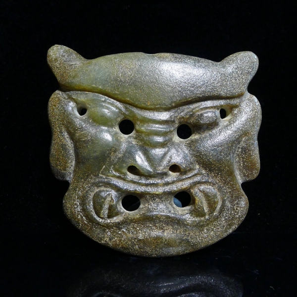 红山文化玉器         任南珍藏
